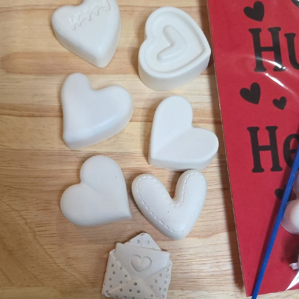 Valentines Day Hugs & Hearts DIY Painting Kit